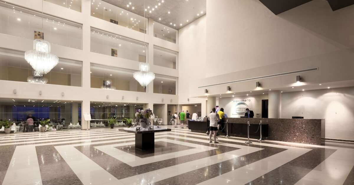 Een foto van het interieur van Capital Coast Resort & Spa