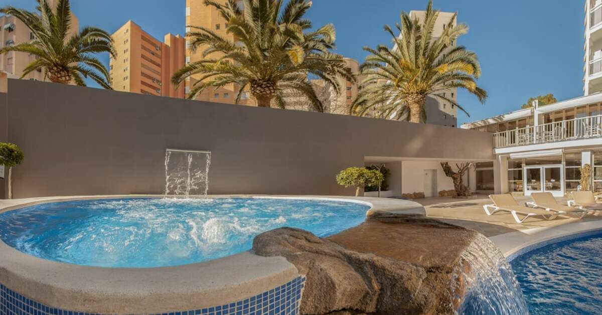 Een foto van het zwembad bij RH Princesa Benidorm