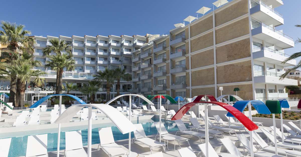 Ein Foto vom Pool im Reverence Mare Hotel