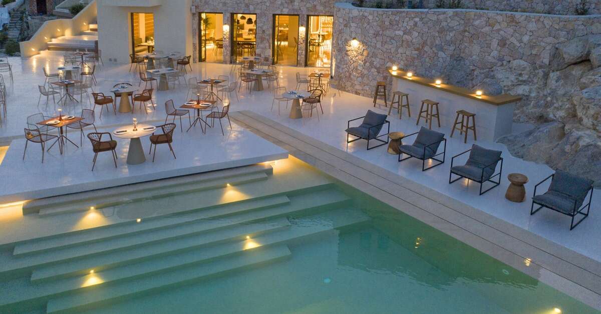 Een foto van het zwembad bij Elessa Hotel