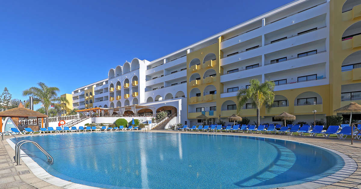Een foto van het zwembad bij Paladim & Alagoa Mar Hotels