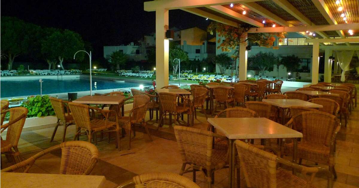Een foto van het terras bij Albufeira Sol Hotel & Spa