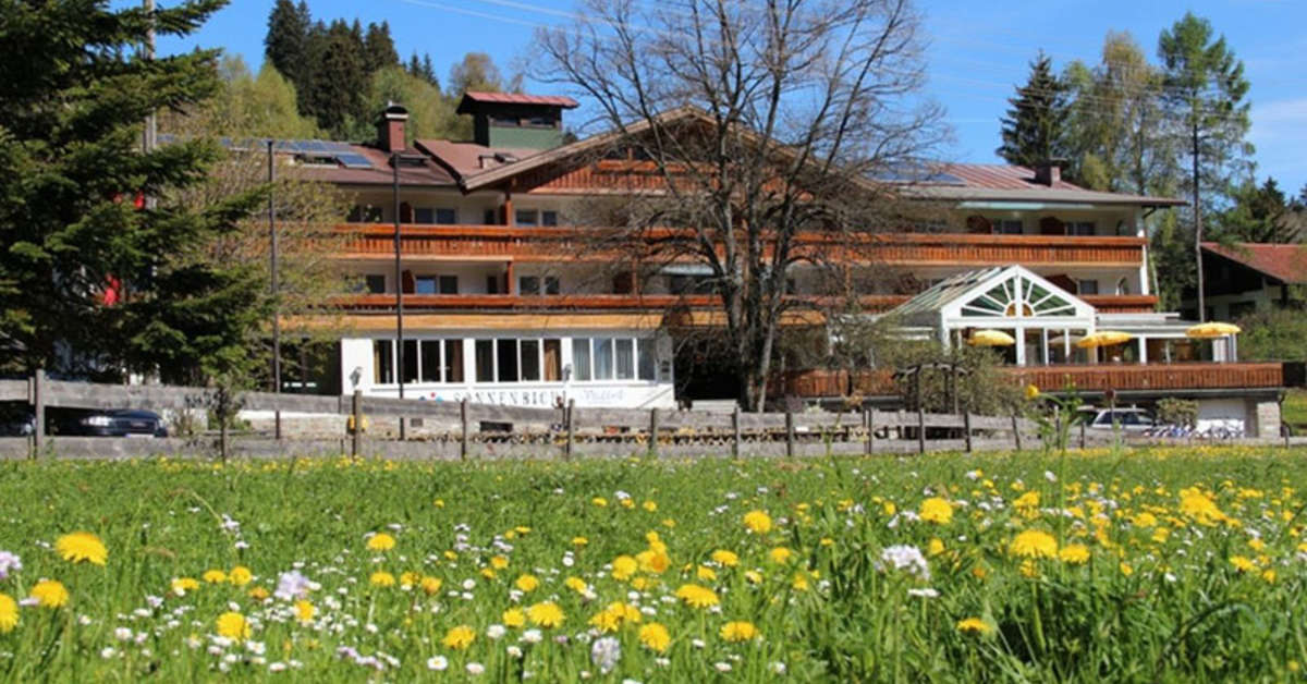 Een foto van de buitenkant van Hotel Sonnenbichl am Rotfischbach