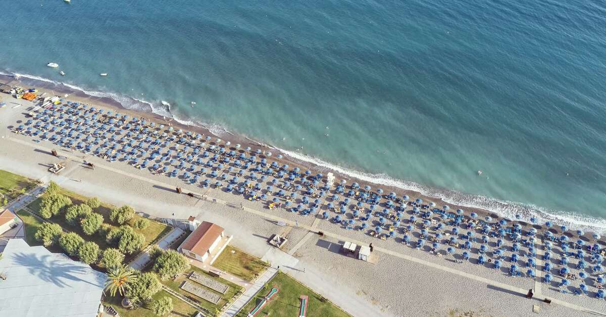 Een foto van het strand bij Lindos Princess Beach Hotel