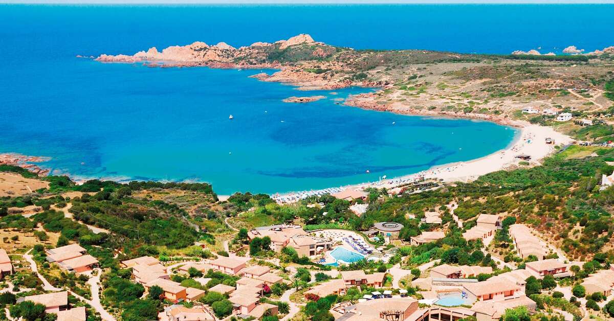 Een foto van het strand bij Marinedda Thalasso & Spa