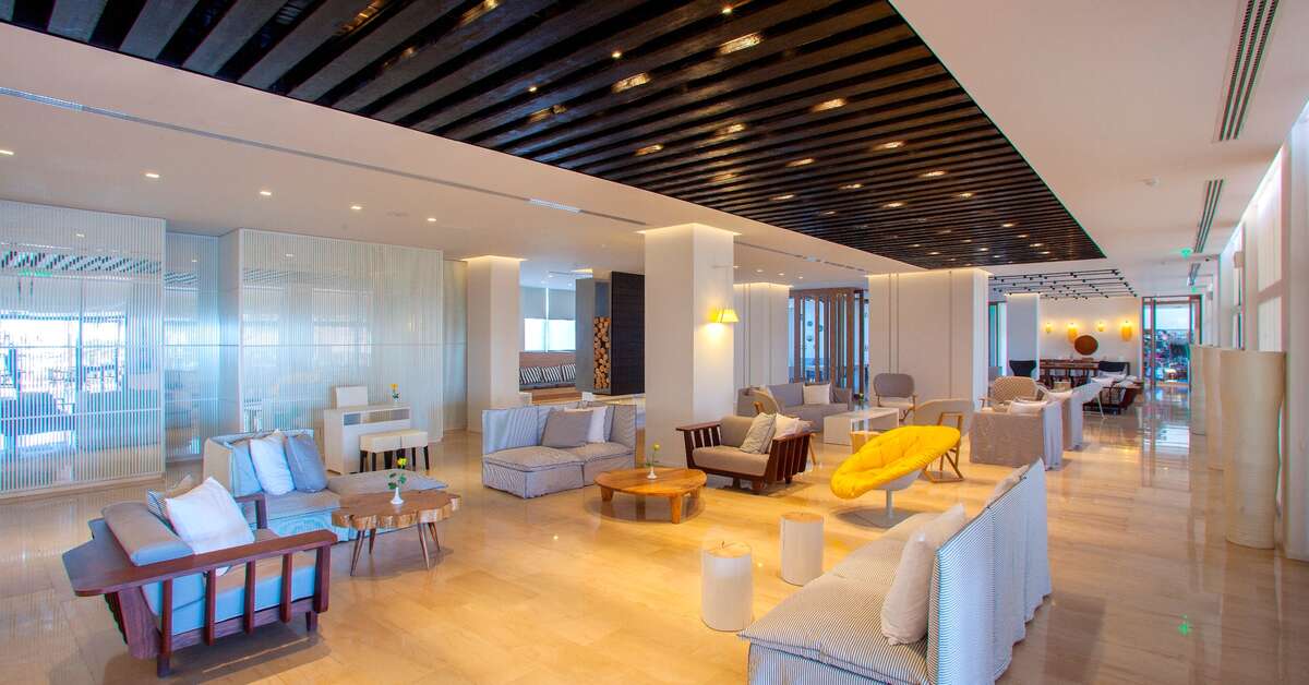 Een foto van het interieur van Cavo Maris Beach Hotel