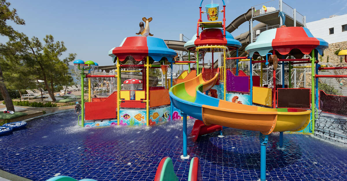 Een foto van het zwembad bij Titanic Luxury Collection Bodrum