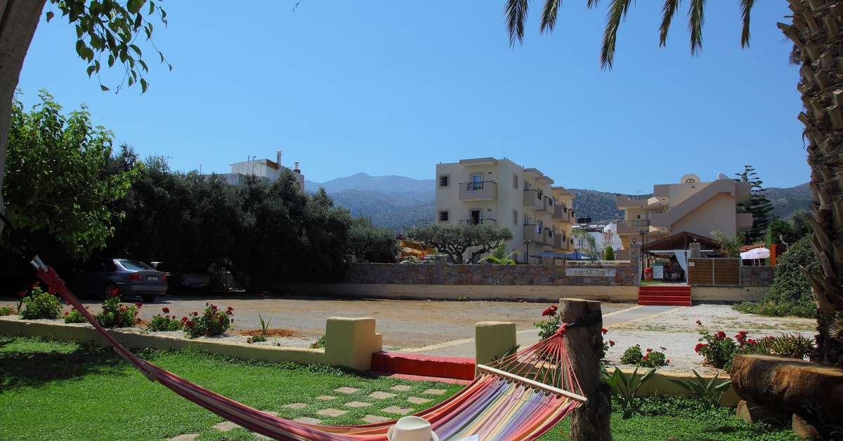 Een foto van het terras bij Blue Sky Appartementen