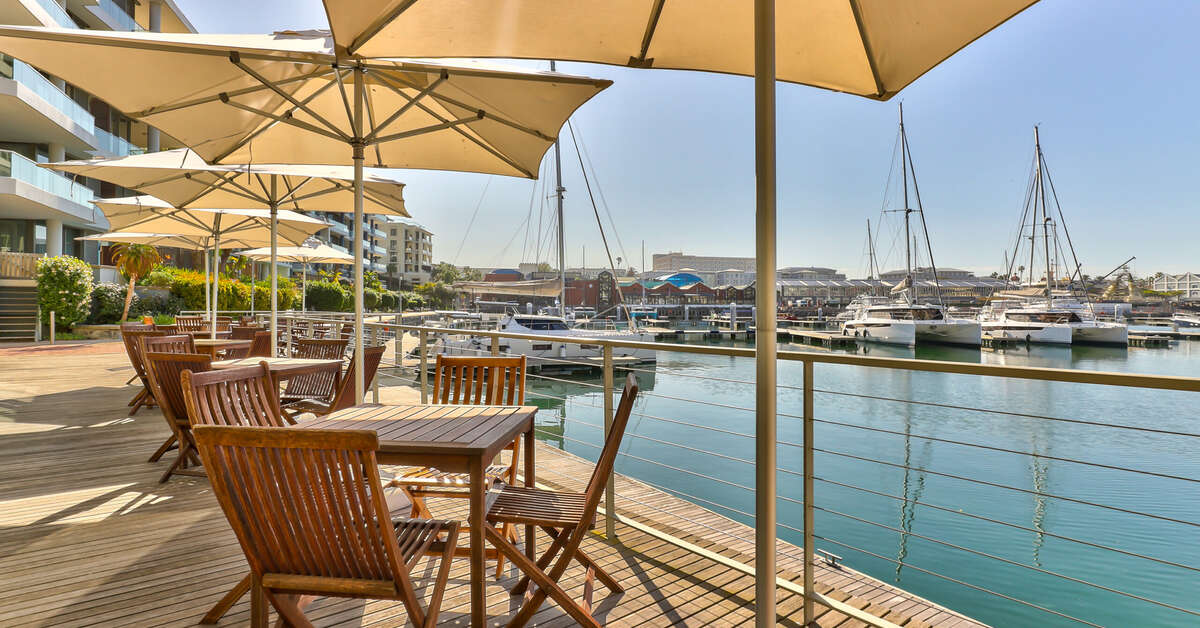 Ein Foto Waterfront Village