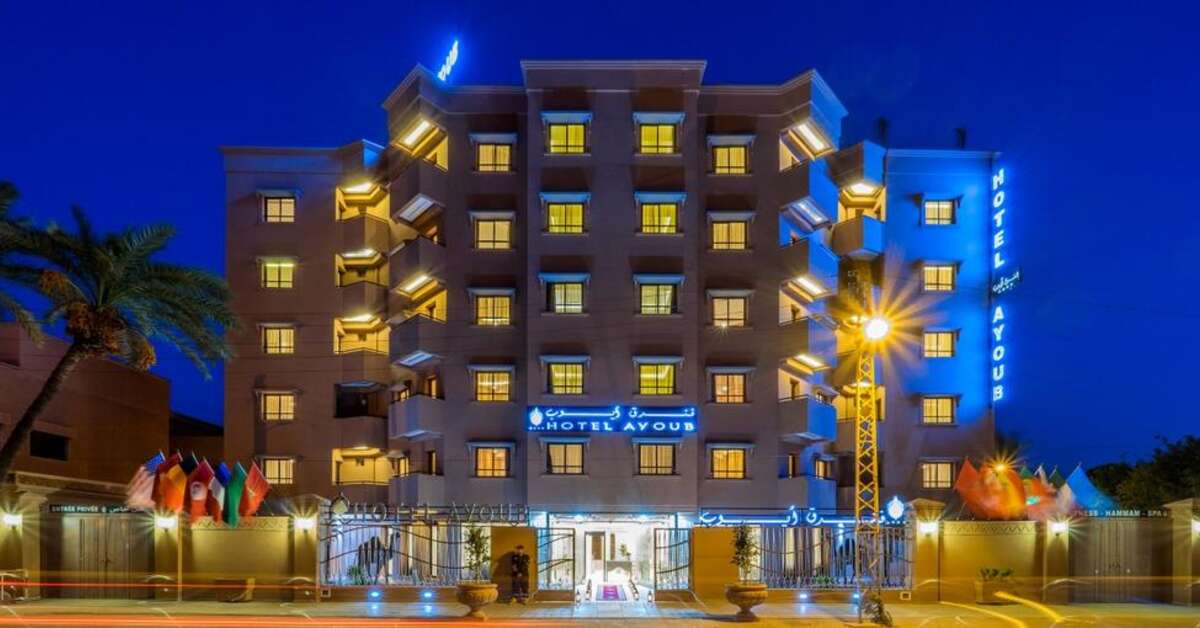 Een foto van de buitenkant van Hotel Ayoub