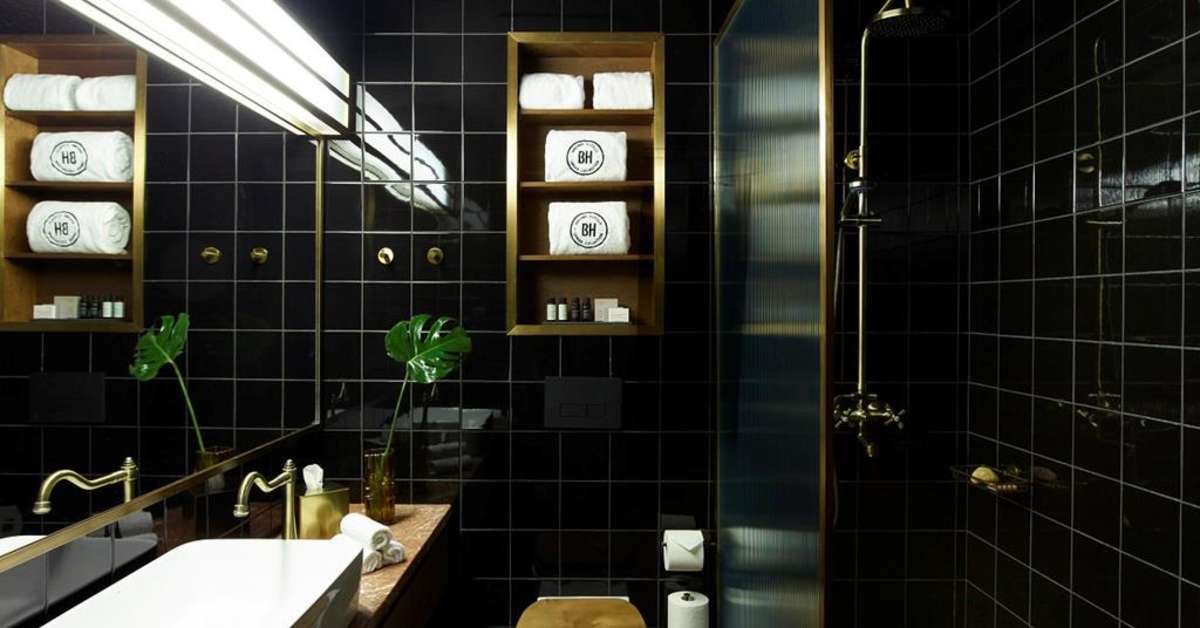 Een foto van Brown Acropol