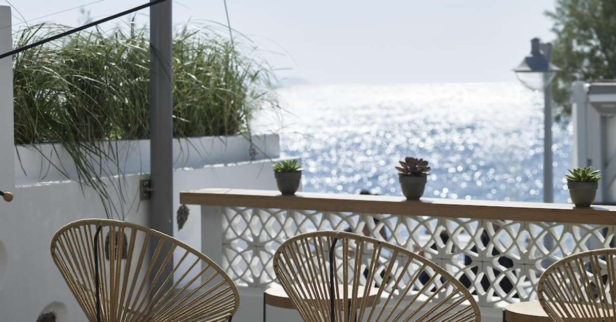 Ein Foto von der Terrasse im Afroditi Venus Beach Hotel & Spa