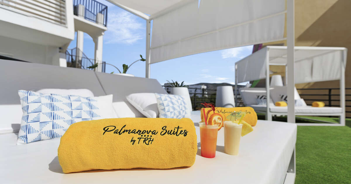 Een foto van het terras bij Palmanova Suites by TRH