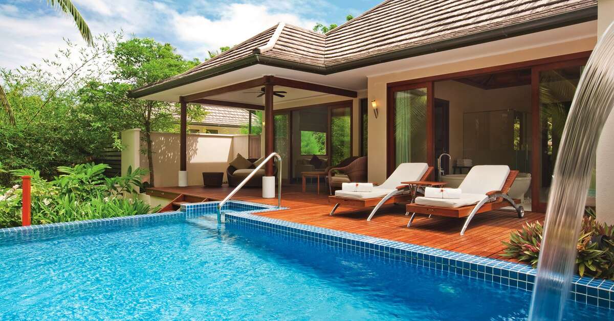 Een foto van het zwembad bij Hilton Seychelles Labriz Resort & Spa
