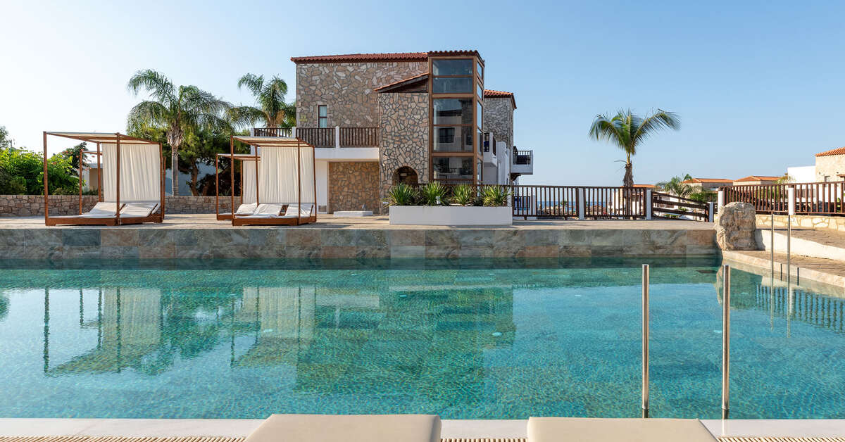 Een foto van het zwembad bij Costa Lindia Beach Resort