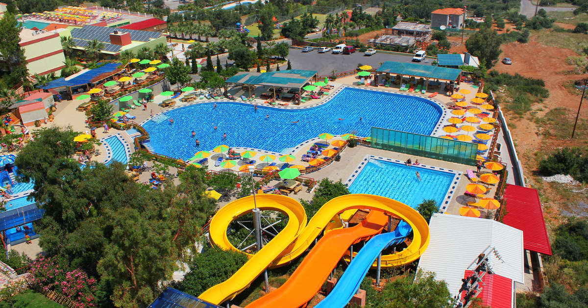 Ein Foto vom Pool im Hotel Aquasun Village