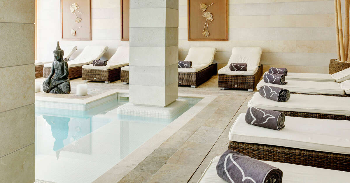 Een foto van het zwembad bij Grupotel Los Principes & Spa
