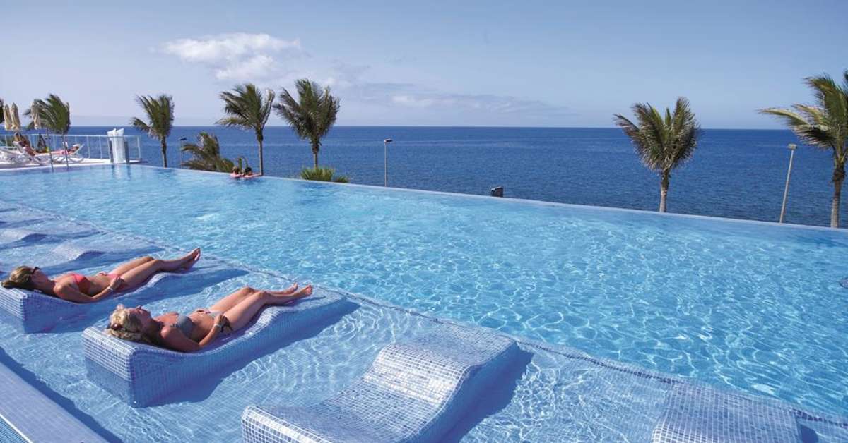 Een foto van het zwembad bij Riu Gran Canaria