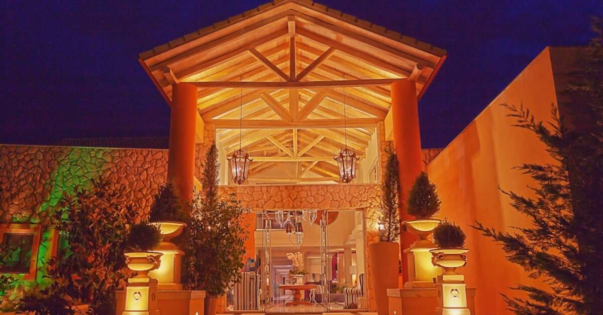 Een foto van de buitenkant van Litohoro Olympus Resort