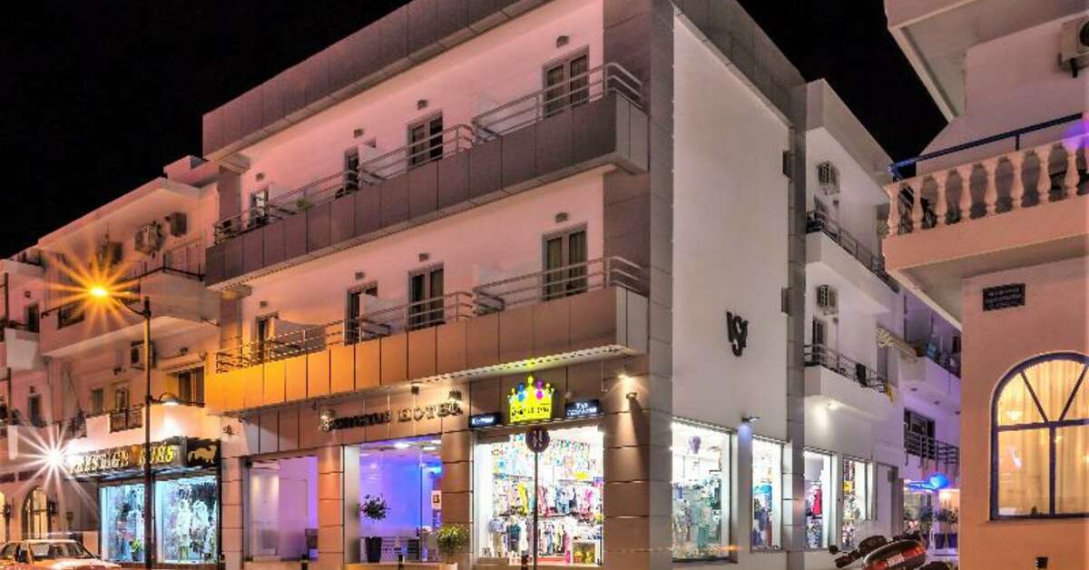Een foto van de buitenkant van Sergios Hotel