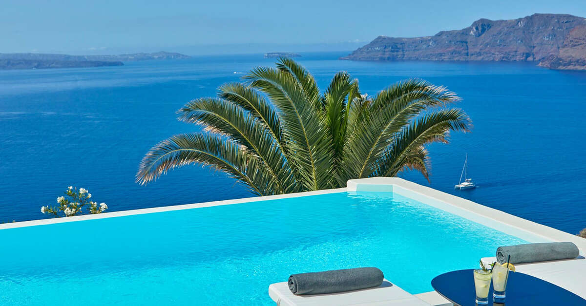 Een foto van het zwembad bij Katikies Villa Santorini