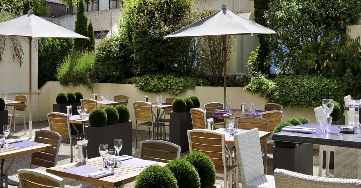 Een foto van het terras bij Novotel Paris Vaugirard Montparnasse