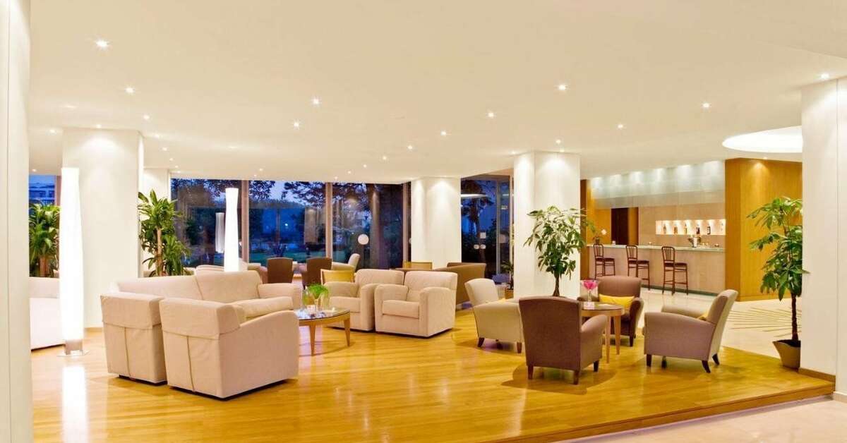 Een foto van het interieur van Eden Roc Resort Hotel