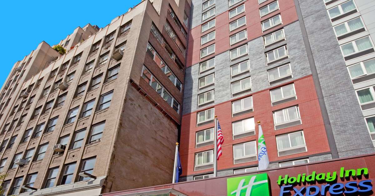 Een foto van de buitenkant van Holiday Inn Express New York City Times Square