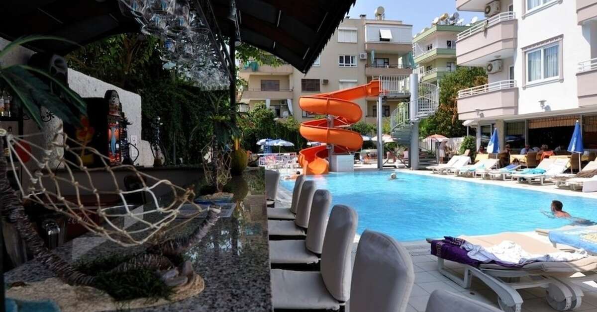 Ein Foto vom Pool im Sealine Hotel