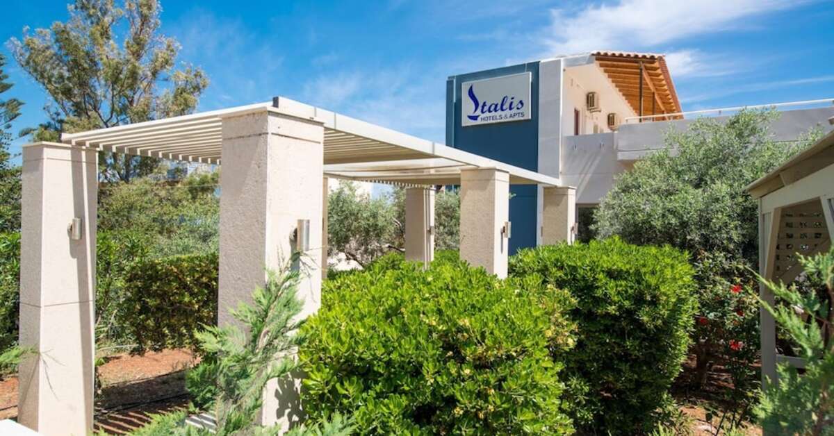 Een foto van de buitenkant van Stalis Hotel