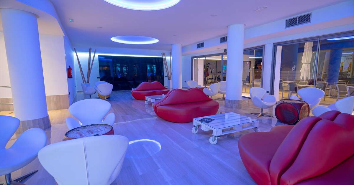 Een foto van het interieur van THB Ocean Beach