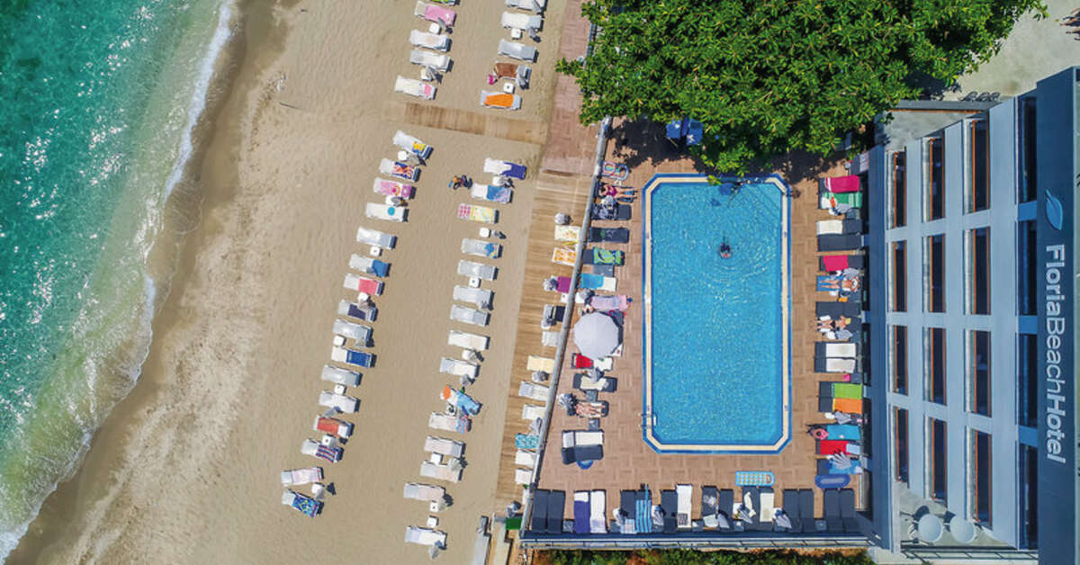 Ein Foto vom Pool im Floria Beach Hotel