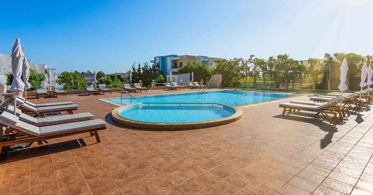 Ein Foto vom Pool im W Suites