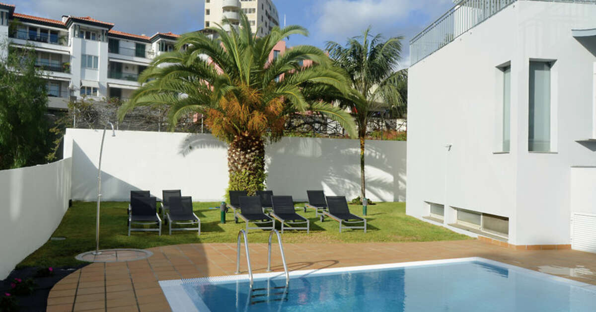 Een foto van het zwembad bij Madeira Bright Star Hotel