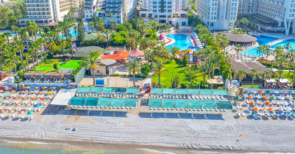 Een foto van de buitenkant van Calido Sol Hotel