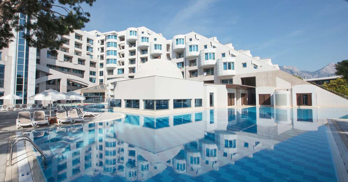 Een foto van het zwembad bij Rixos Sungate