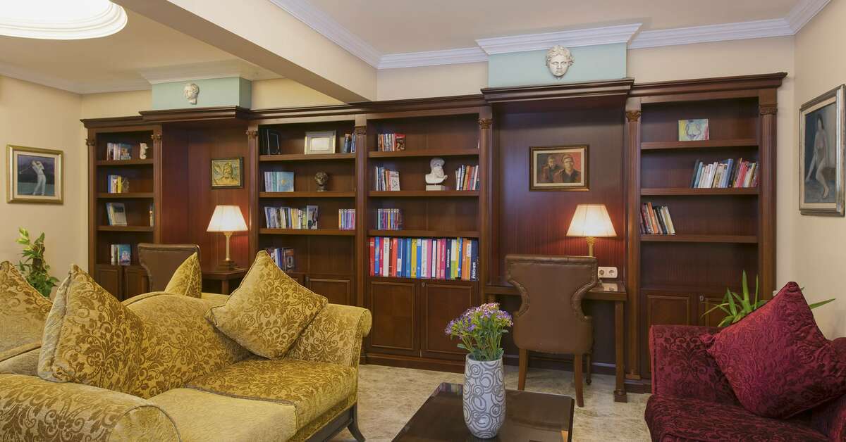 Een foto van het interieur van Antique Roman Palace Museum Hotel