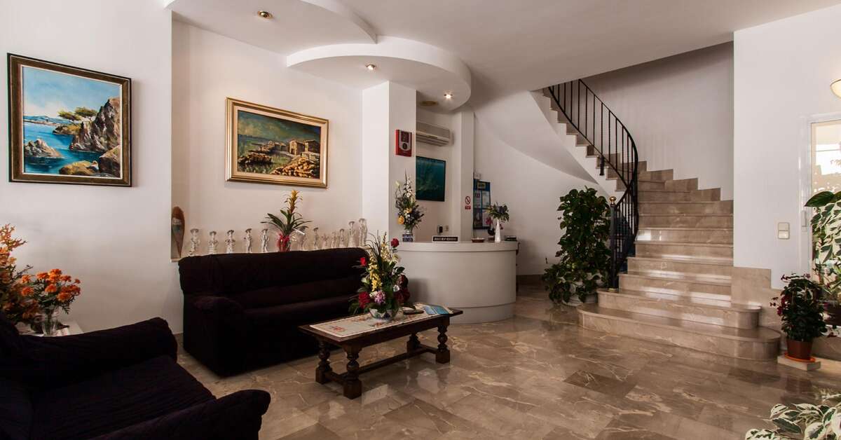 Een foto van het interieur van Appartementen Es Trenc