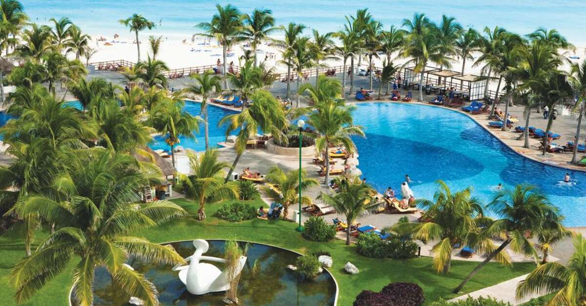 Een foto van The Pyramid At Grand Oasis