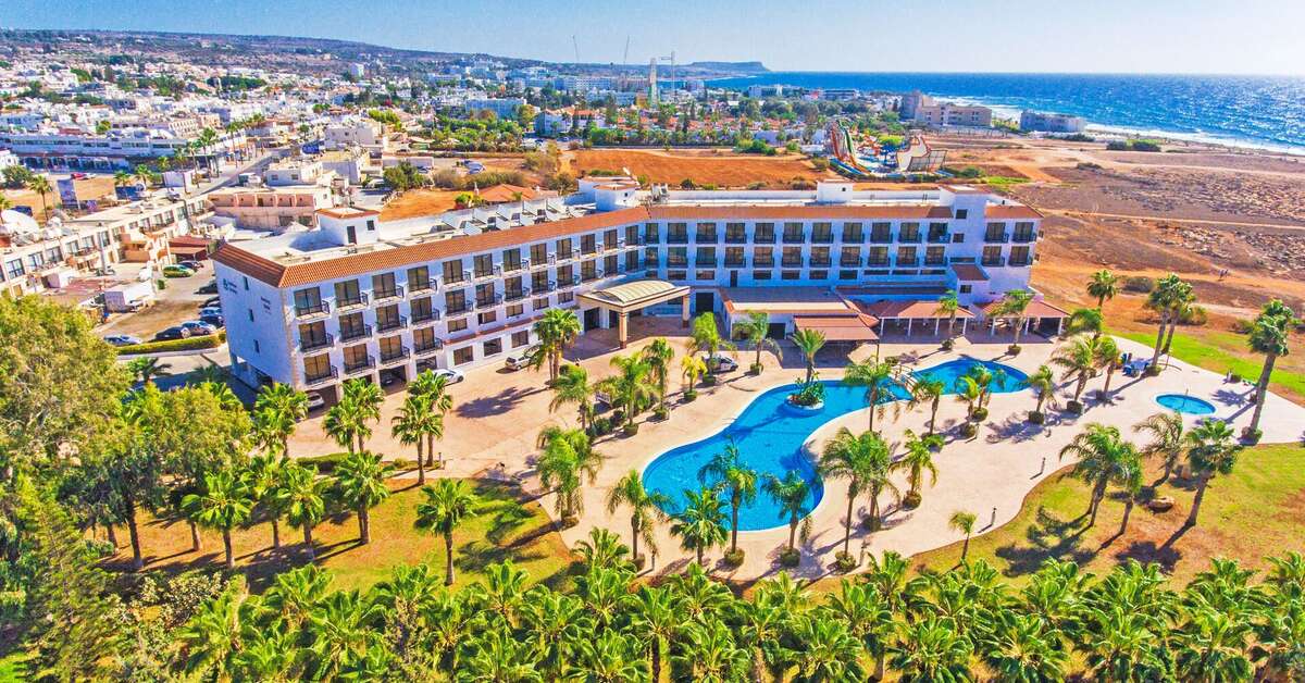 Een foto van het zwembad bij Anmaria Beach Hotel