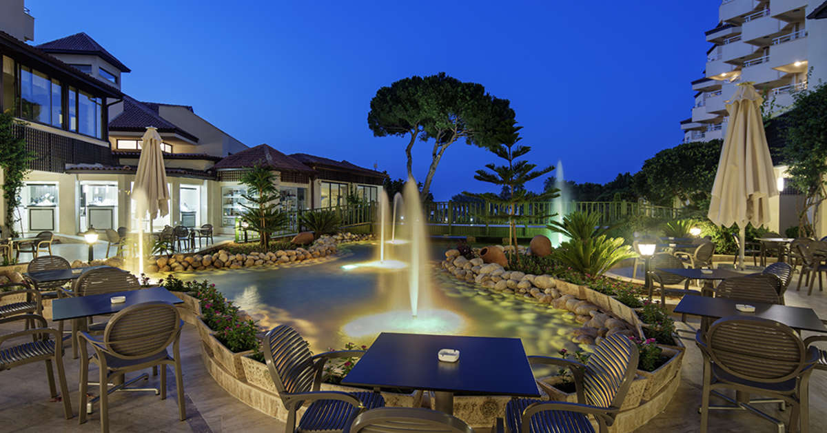Een foto van het terras bij Bellis Deluxe Hotel
