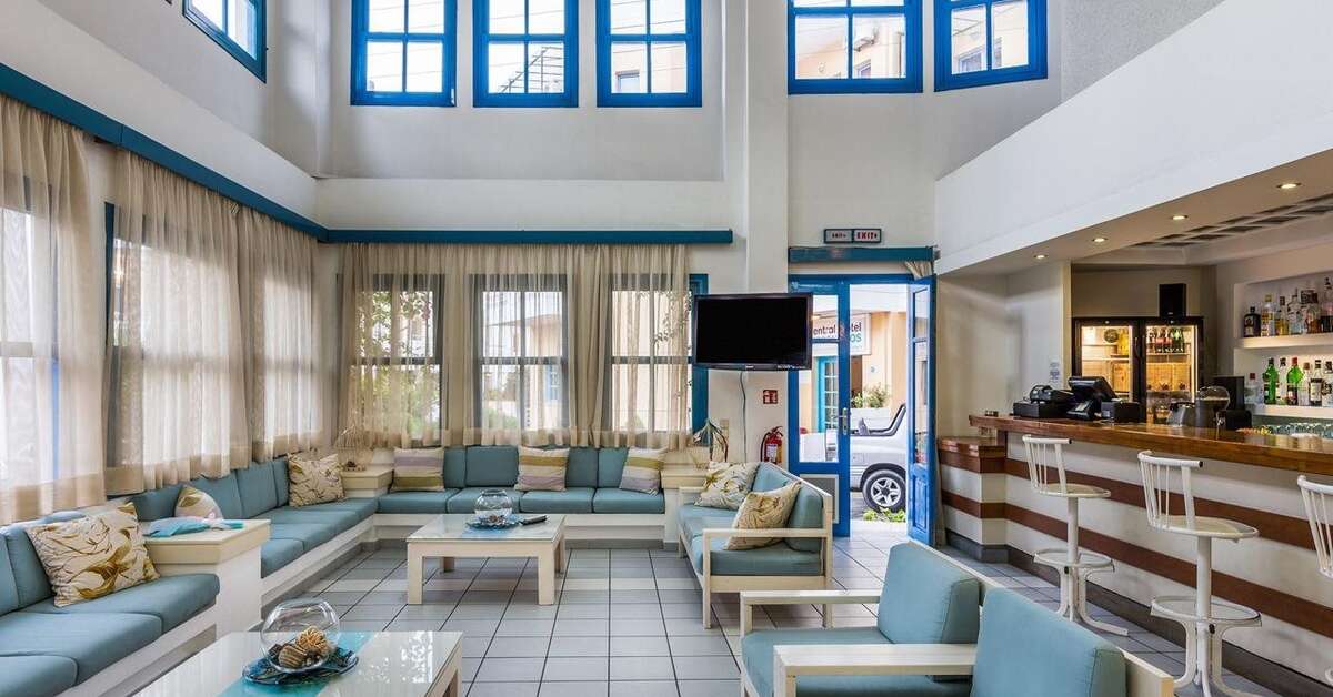 Een foto van het interieur van Hersonissos Central