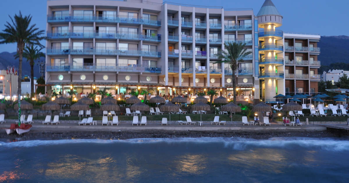 Ein Foto von der Außenansicht des Faustina Hotel & Spa