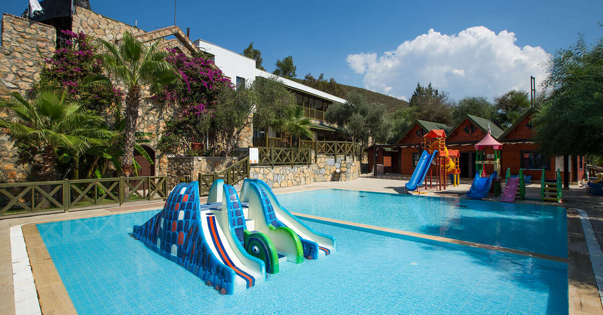 Een foto van het zwembad bij Green Bay Resort & Spa