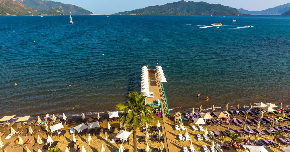 Een foto van het strand bij Honeymoon Hotel