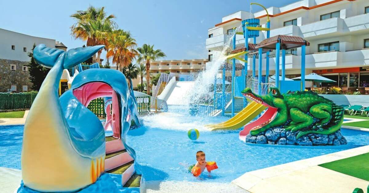 Een foto van het zwembad bij Grupotel Mallorca Mar