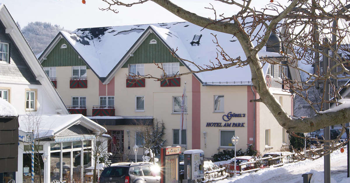 Een foto van de buitenkant van Göbel's Hotel am Park