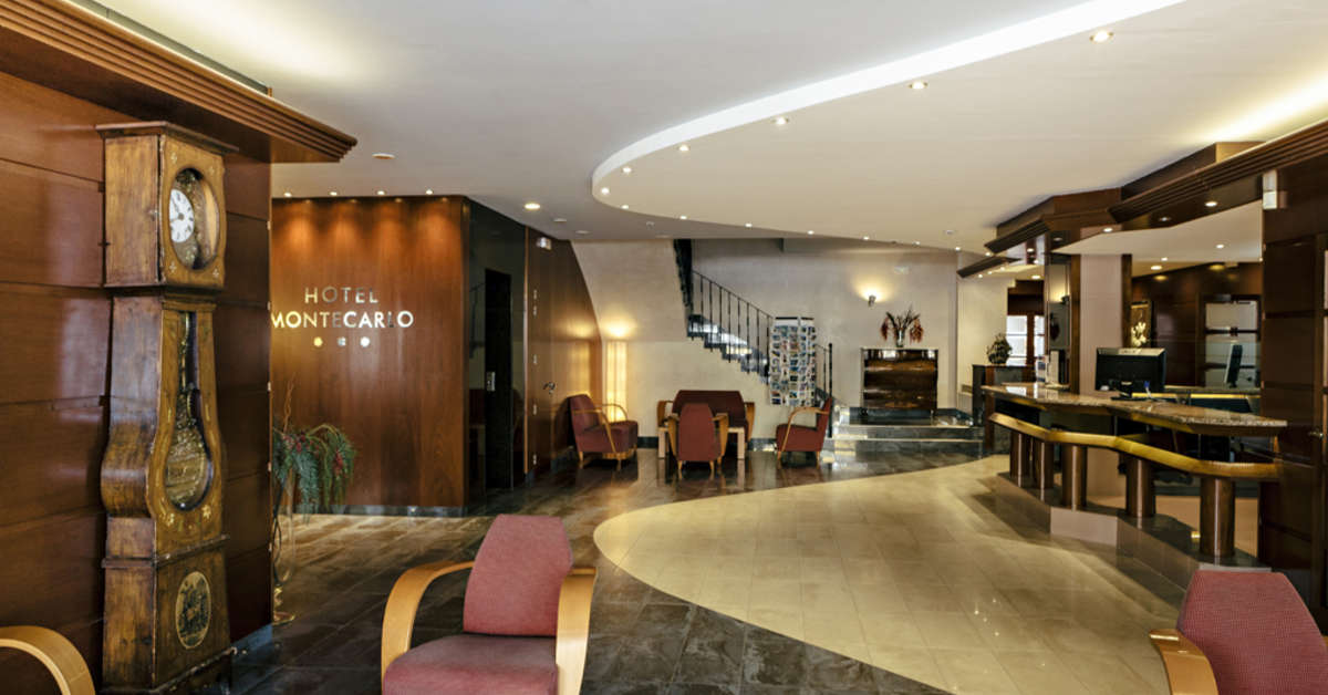 Een foto van het interieur van Hotel Montecarlo