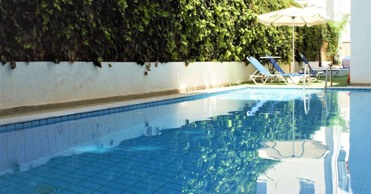 Een foto van het zwembad bij Apollon Hotel