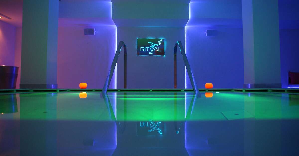 Een foto van het zwembad bij Hotel Ritual Torremolinos